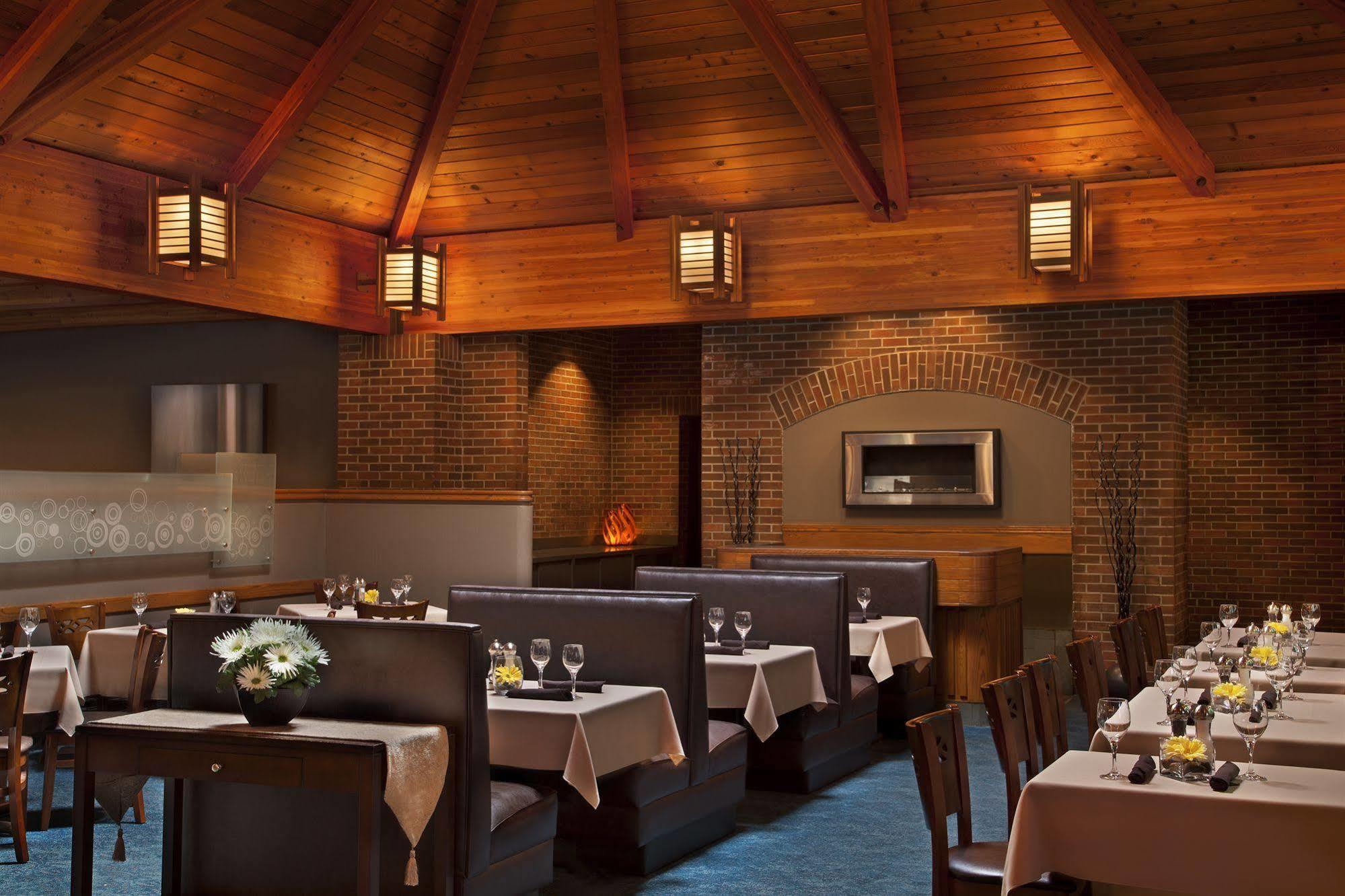 Valhalla & Conference Centre Hotel 3*